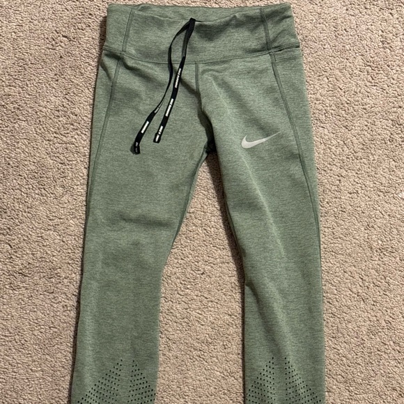 Nike Women’s XS Mid Rise Epic Luxe Cropped Legging Green Dri-Fit - Picture 2 of 4